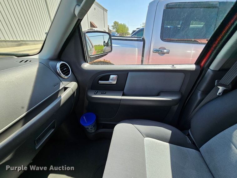 image for item DK1760 2003 Ford Expedition XLT  SUV