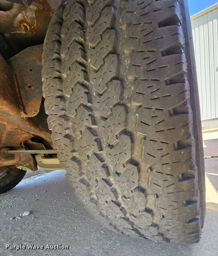 image for item DK1760 2003 Ford Expedition XLT  SUV