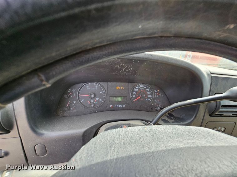 image for item DK1770 2006 Ford F350 Super Duty XLT  flatbed pickup truck