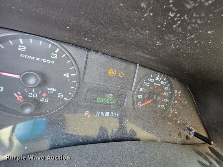 image for item DK1770 2006 Ford F350 Super Duty XLT  flatbed pickup truck