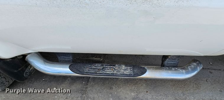 image for item DK1770 2006 Ford F350 Super Duty XLT  flatbed pickup truck