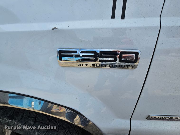 image for item DK1770 2006 Ford F350 Super Duty XLT  flatbed pickup truck