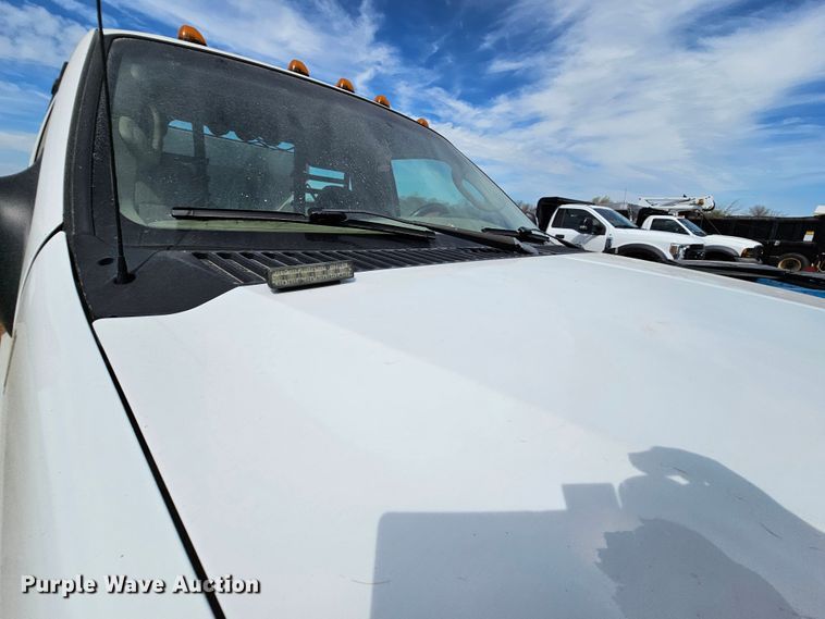 image for item DK1770 2006 Ford F350 Super Duty XLT  flatbed pickup truck