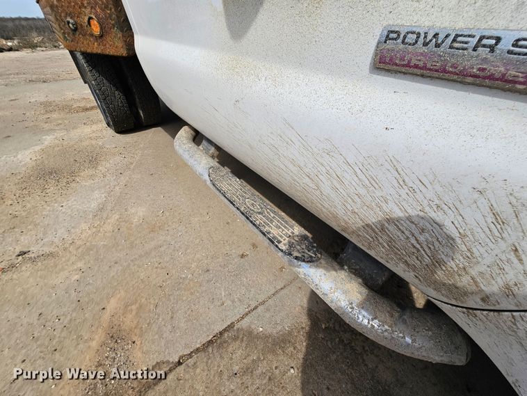 image for item DK1770 2006 Ford F350 Super Duty XLT  flatbed pickup truck