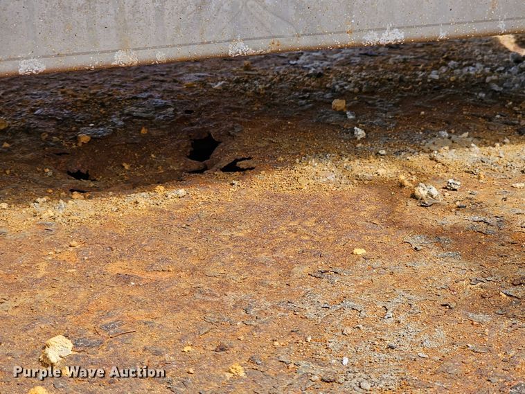 image for item DK1770 2006 Ford F350 Super Duty XLT  flatbed pickup truck