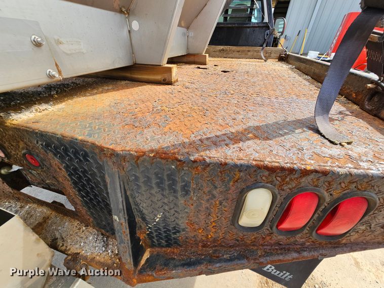 image for item DK1770 2006 Ford F350 Super Duty XLT  flatbed pickup truck