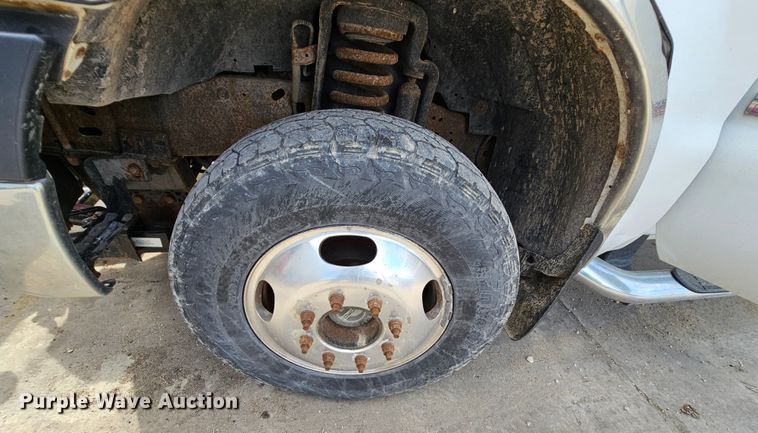 image for item DK1770 2006 Ford F350 Super Duty XLT  flatbed pickup truck