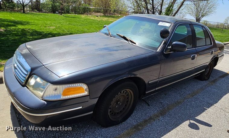 image for item DK1772 1999 Ford Crown Victoria Police Interceptor