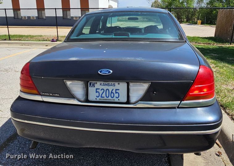 image for item DK1772 1999 Ford Crown Victoria Police Interceptor