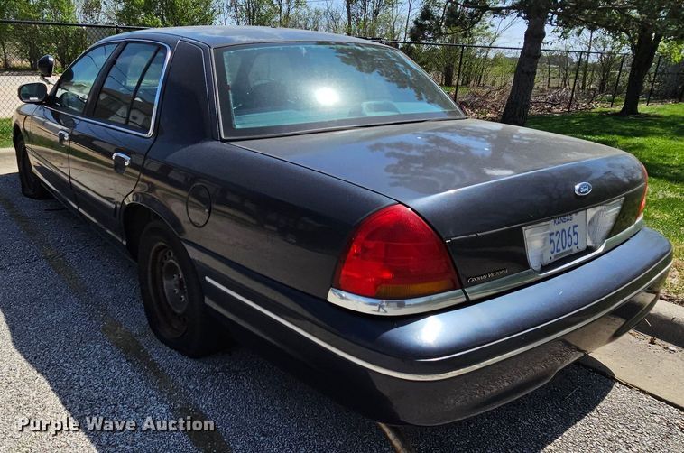 image for item DK1772 1999 Ford Crown Victoria Police Interceptor