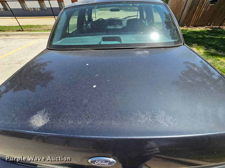 image for item DK1772 1999 Ford Crown Victoria Police Interceptor