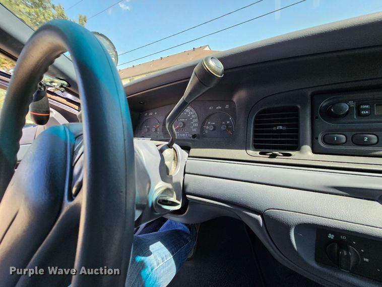 image for item DK1772 1999 Ford Crown Victoria Police Interceptor