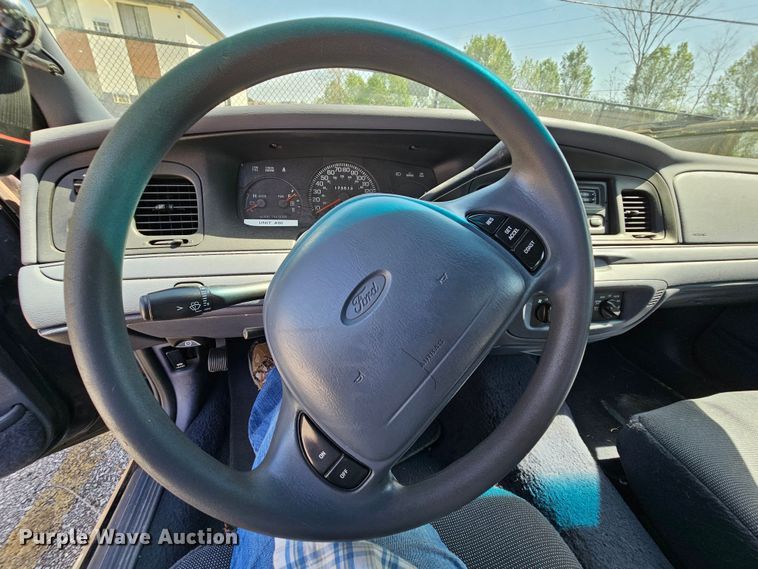 image for item DK1772 1999 Ford Crown Victoria Police Interceptor