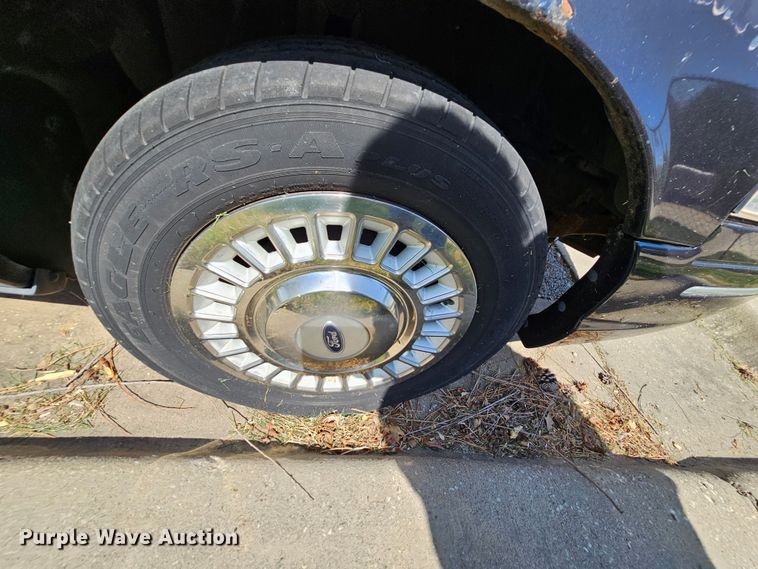 image for item DK1772 1999 Ford Crown Victoria Police Interceptor