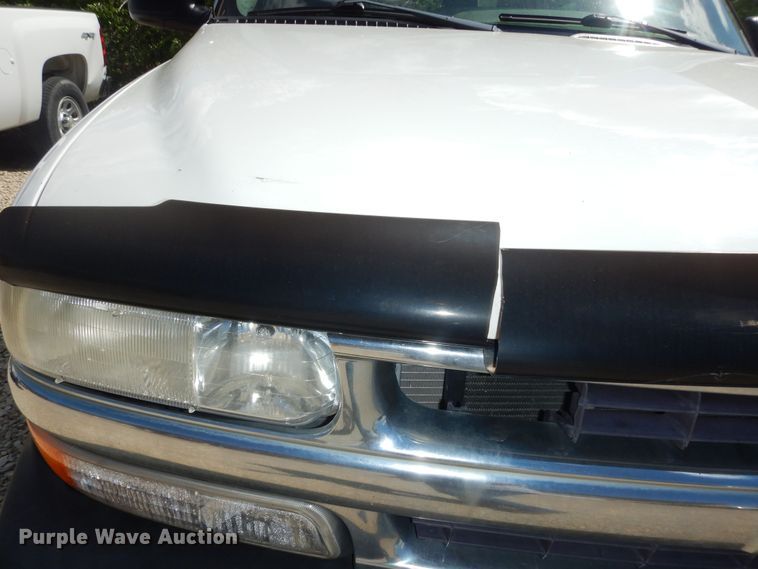 image for item DK1777 2006 Chevrolet Suburban 1500  SUV