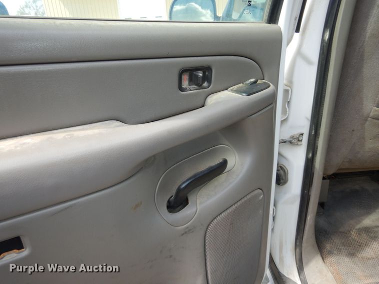 image for item DK1777 2006 Chevrolet Suburban 1500  SUV