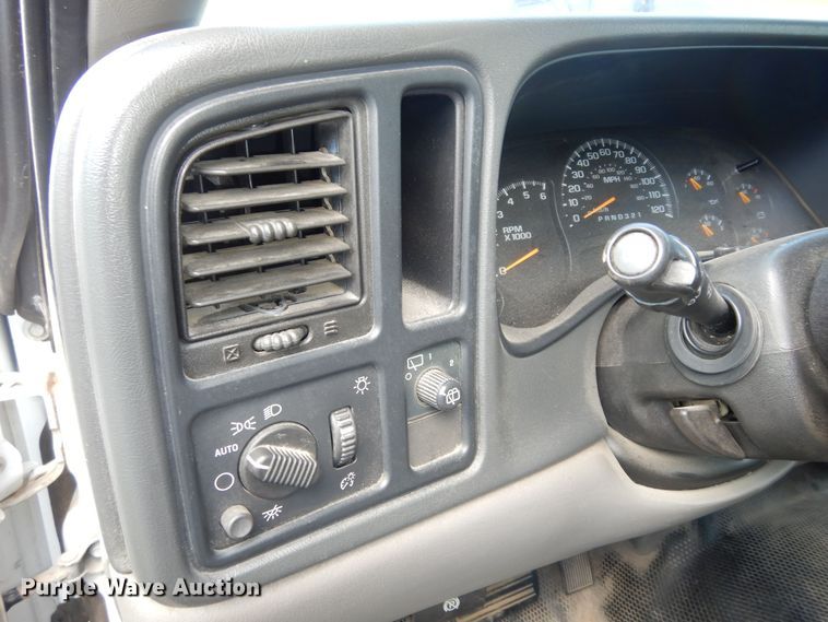 image for item DK1777 2006 Chevrolet Suburban 1500  SUV