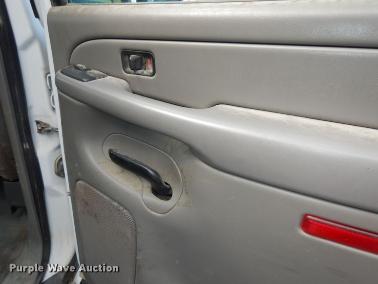 image for item DK1777 2006 Chevrolet Suburban 1500  SUV