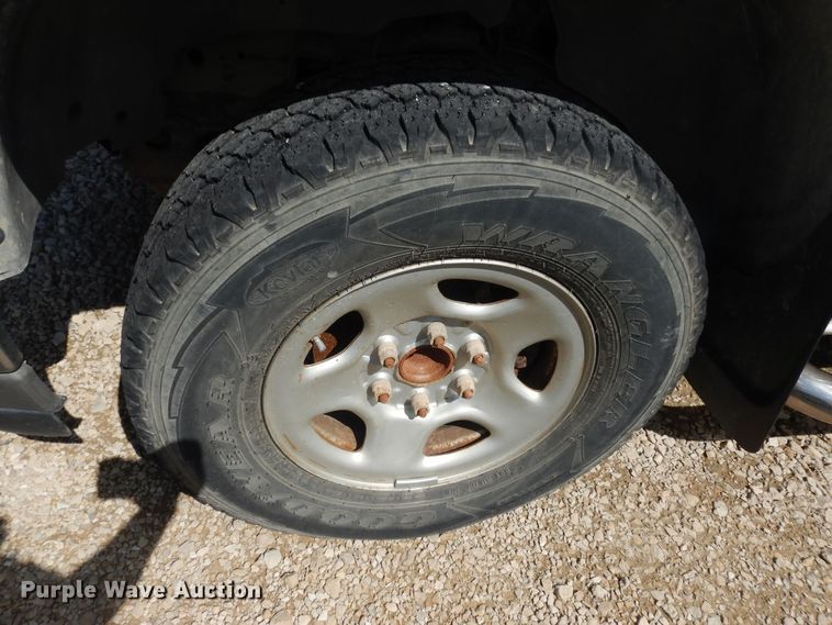 image for item DK1777 2006 Chevrolet Suburban 1500  SUV