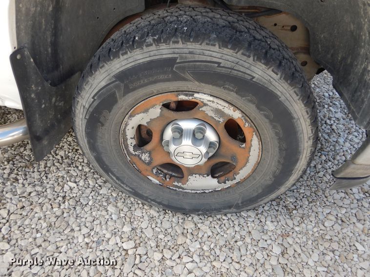 image for item DK1777 2006 Chevrolet Suburban 1500  SUV