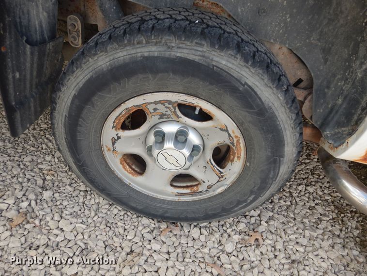 image for item DK1777 2006 Chevrolet Suburban 1500  SUV