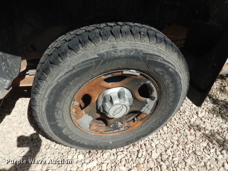 image for item DK1777 2006 Chevrolet Suburban 1500  SUV