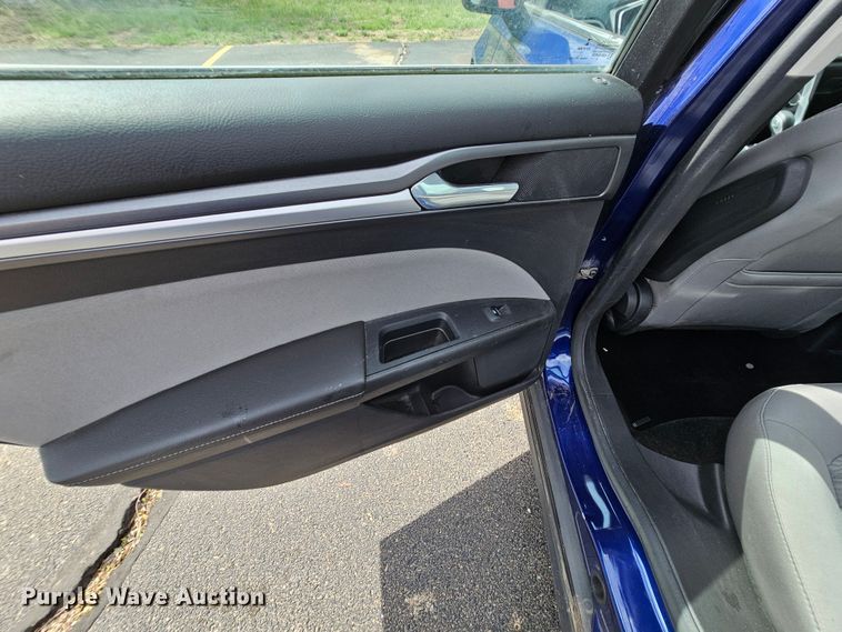 image for item DK1783 2016 Ford Fusion Hybrid