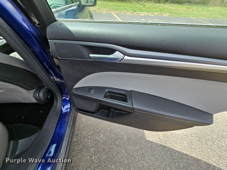 image for item DK1783 2016 Ford Fusion Hybrid