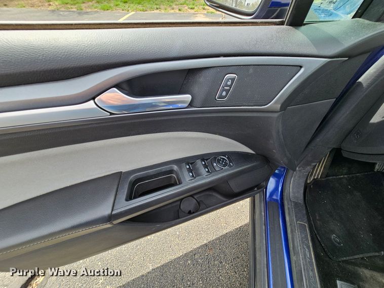 image for item DK1783 2016 Ford Fusion Hybrid