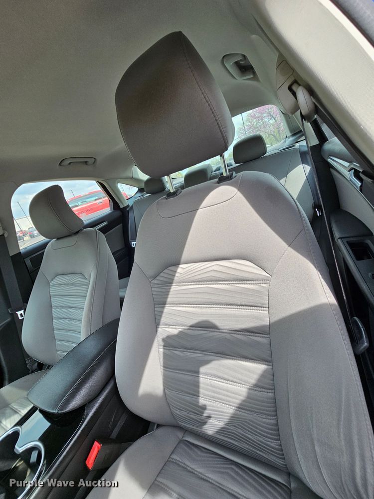 image for item DK1783 2016 Ford Fusion Hybrid