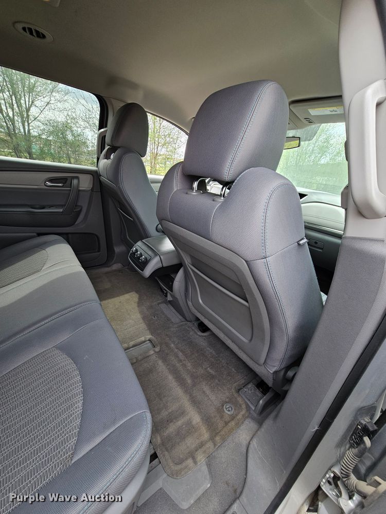 image for item DK1786 2014 Chevrolet Traverse LS  SUV