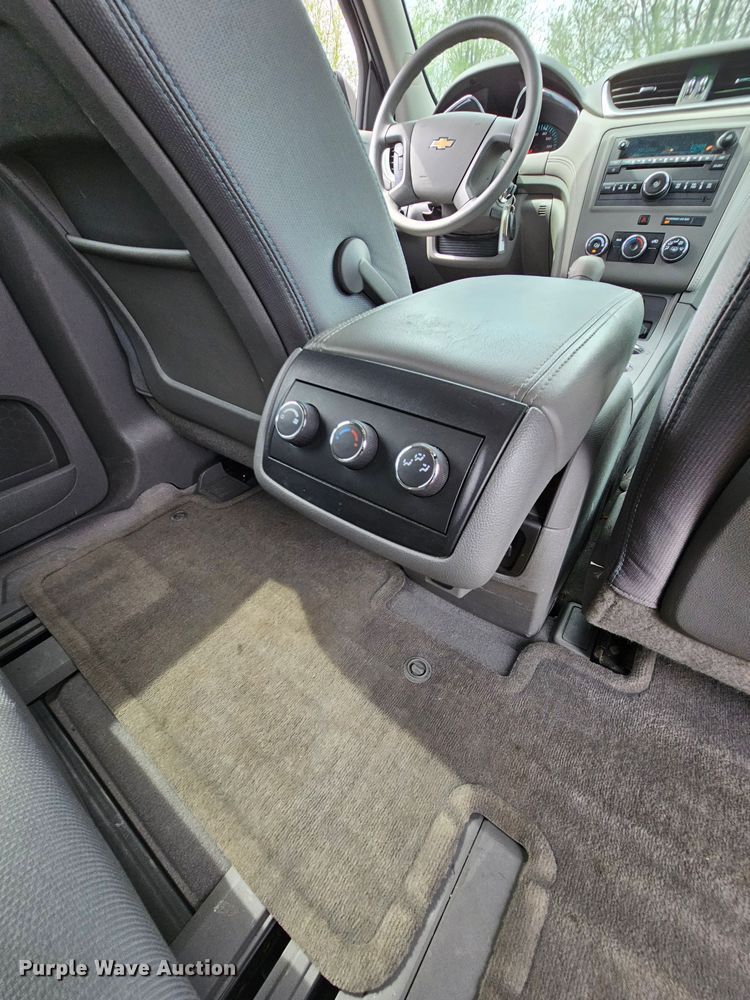 image for item DK1786 2014 Chevrolet Traverse LS  SUV