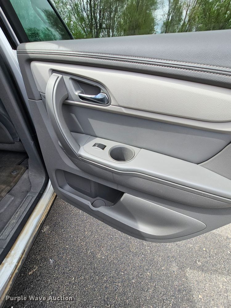 image for item DK1786 2014 Chevrolet Traverse LS  SUV