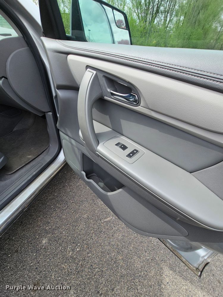 image for item DK1786 2014 Chevrolet Traverse LS  SUV