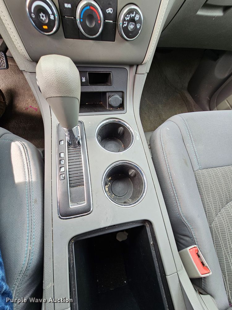 image for item DK1786 2014 Chevrolet Traverse LS  SUV