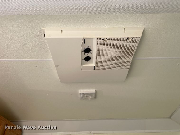 image for item DN4585 2005 Wells Cargo EW1824W  enclosed cargo trailer