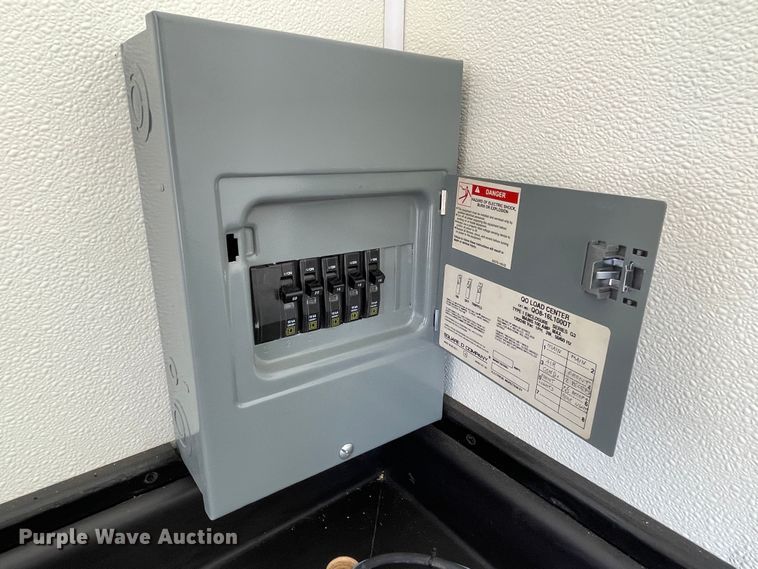 image for item DN4585 2005 Wells Cargo EW1824W  enclosed cargo trailer