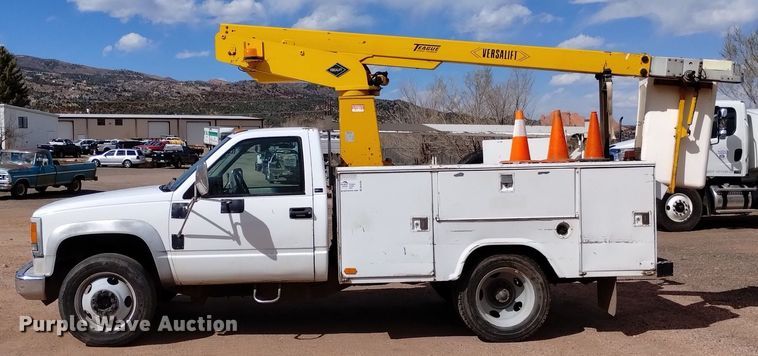 image for item DN6396 1994 GMC C3500  bucket truck