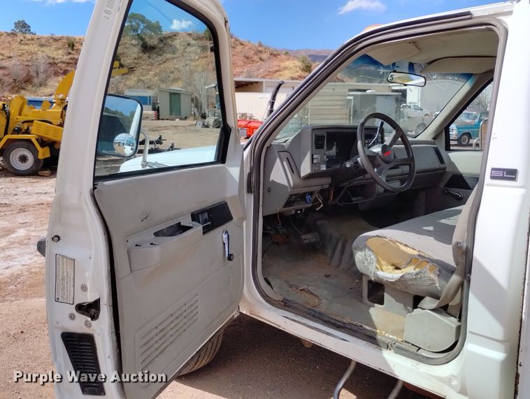 image for item DN6396 1994 GMC C3500  bucket truck