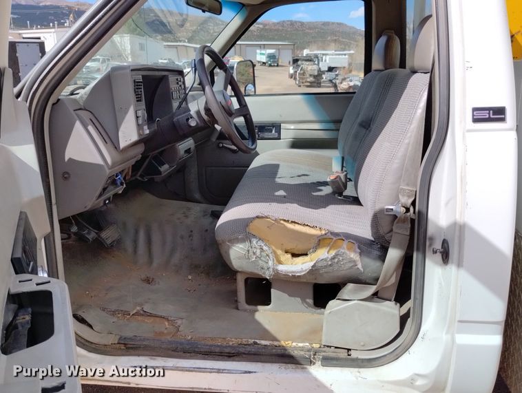 image for item DN6396 1994 GMC C3500  bucket truck