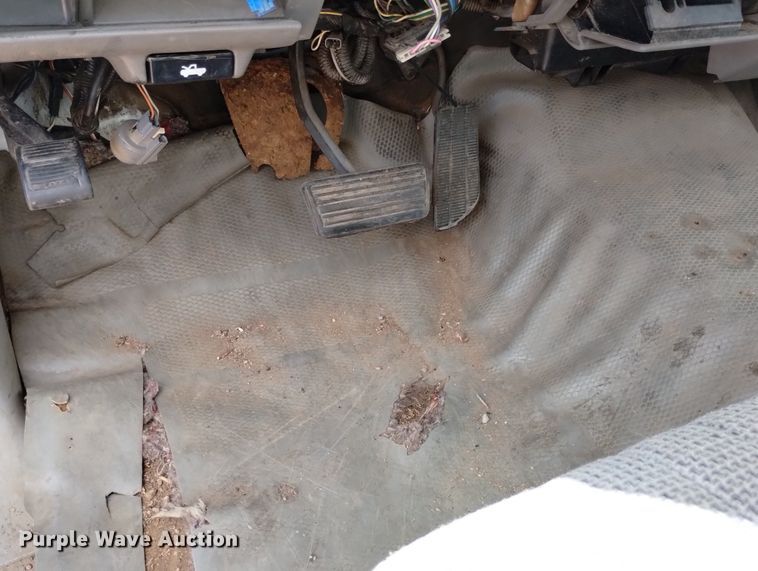 image for item DN6396 1994 GMC C3500  bucket truck