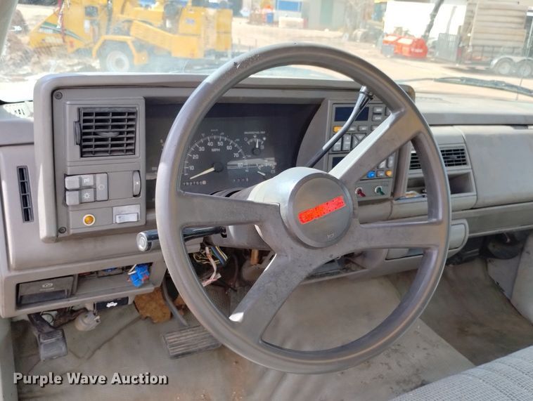 image for item DN6396 1994 GMC C3500  bucket truck