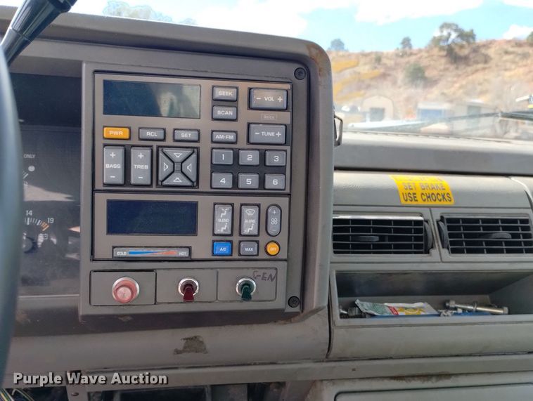 image for item DN6396 1994 GMC C3500  bucket truck