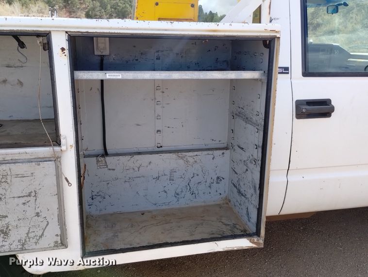 image for item DN6396 1994 GMC C3500  bucket truck