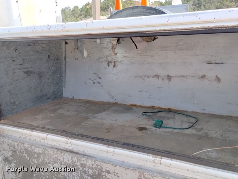 image for item DN6396 1994 GMC C3500  bucket truck