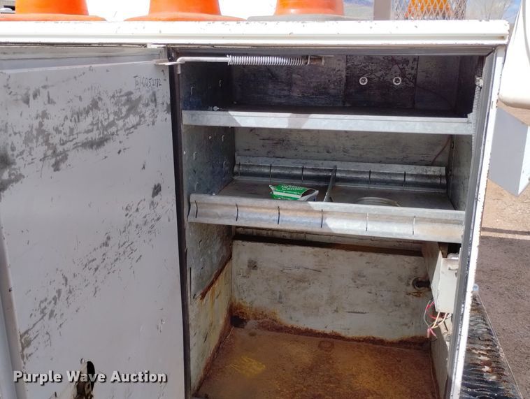 image for item DN6396 1994 GMC C3500  bucket truck