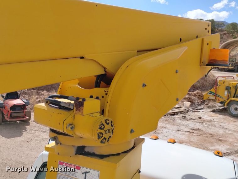 image for item DN6396 1994 GMC C3500  bucket truck