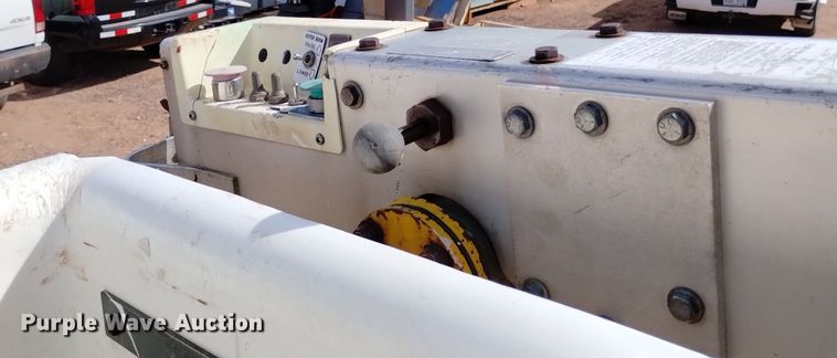 image for item DN6396 1994 GMC C3500  bucket truck