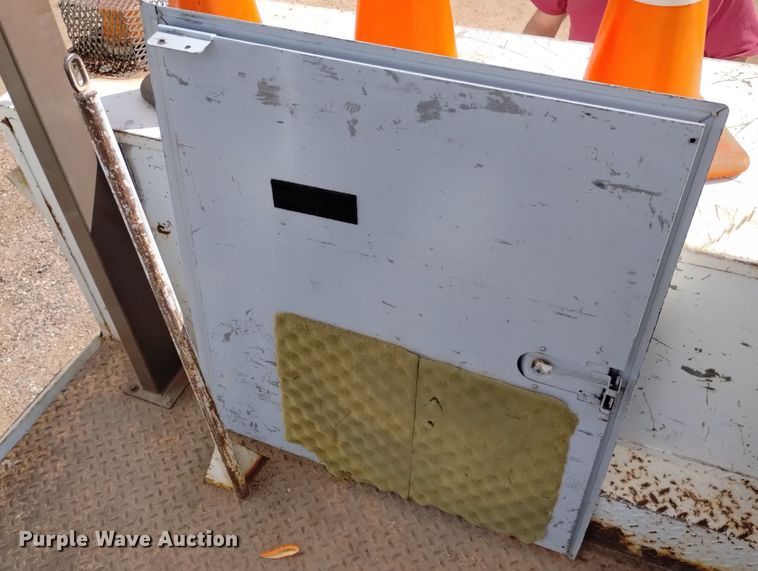 image for item DN6396 1994 GMC C3500  bucket truck