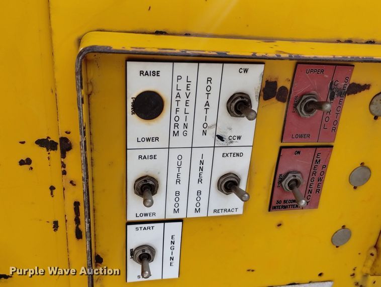 image for item DN6396 1994 GMC C3500  bucket truck